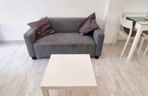 Marbella City Centre Apartment | Marino II 206. Great studio second-line to the beach in Marbella centre.