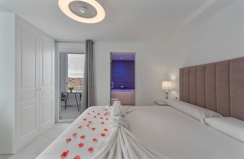 Carratraca Bed & Breakfast | Maya Double Whirlpool Room