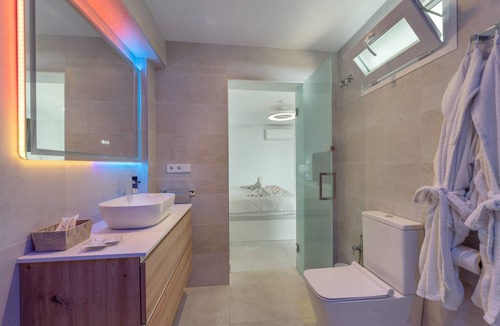 Carratraca Bed & Breakfast | Maya Double Whirlpool Room