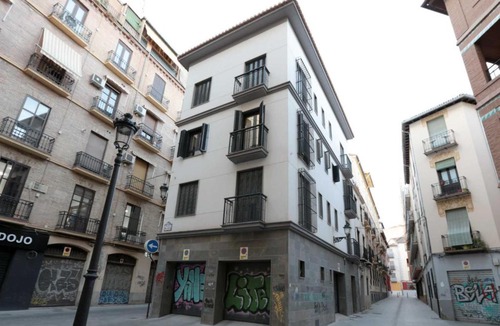Armilla Apartment | Medina Suites by Medina Living
