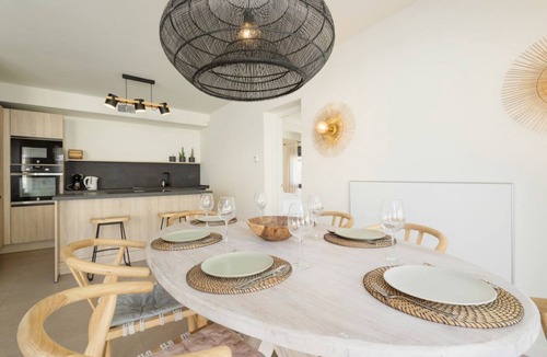 Urbanizacion Costabella Villa | Minimalist villa, with pool and BBQ, to two minutes' walk from Costabella beach
