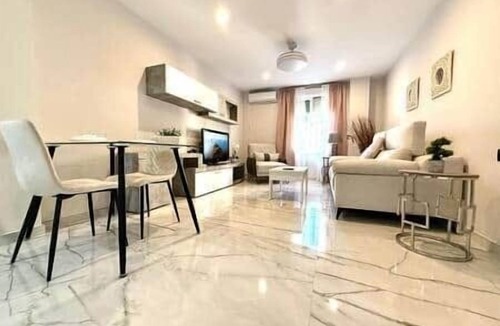 Centro Comercial Apartment | Mirador de Santa Marina Complete