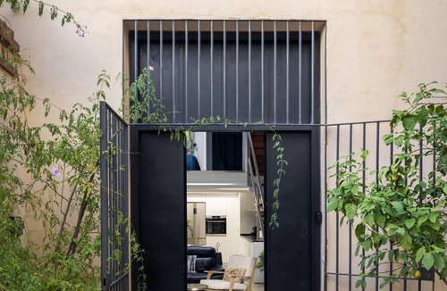 Feria Apartment | Misterhost Conde de Torrejón with Terrace