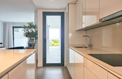 Puerto de la Duquesa Apartment | Modern 3 bedroom apartment with amazing facilities