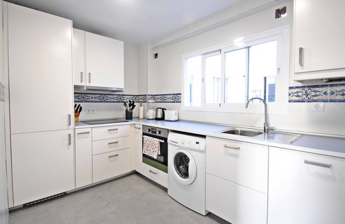 Plaza de Toros Vieja Apartment | Modern 3-Bedroom Apartment Near Málaga City Center, Train Station, and Beach