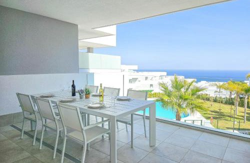 Puerto de la Duquesa Apartment | Modern 3 bedroom apartment with amazing facilities