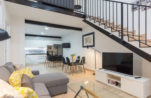 La Victoria Apartment | Modern and spacious duplex in the heart of Malaga