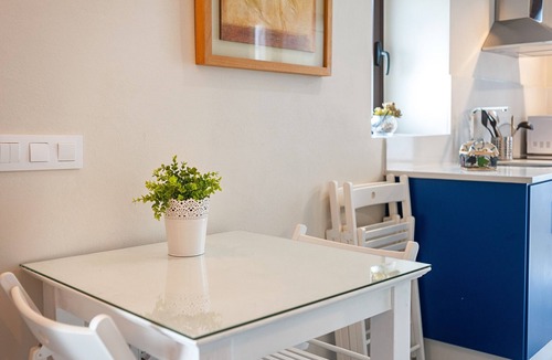 San Ambrosio Apartment | Modern Apartment in Great Location with Wi-Fi, Air-Conditioning & Terrace
