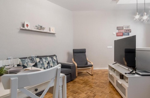Arganzuela Apartment | Modern apartment -3 Bedrooms 1 Bathroom - Delicias