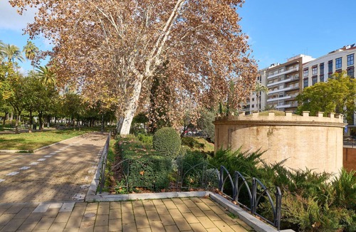 Cordoba Old City Apartment | Modern Apartment in Central Córdoba with Balcony and Air Conditioning