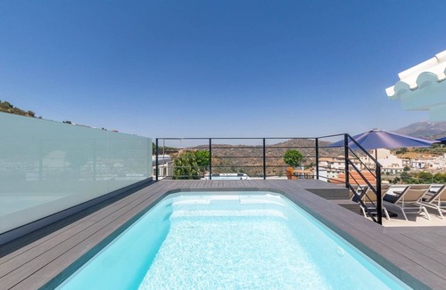 Competa Apartment | Modern apartment in Competa with Mountain View, Shared Pool & Wi-Fi