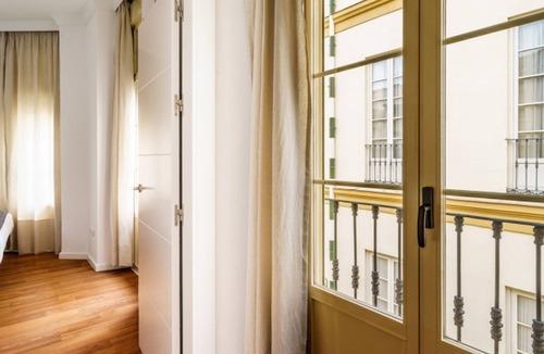 La Victoria Apartment | Modern Apartment in Malaga with Wi-Fi near Plaza de la Merced