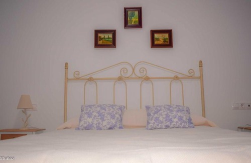 Penaflor Apartment | Modern Apartment in Peñaflor with Air Conditioning - 85 m²