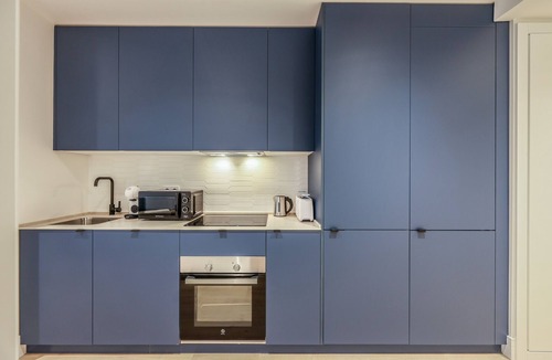 Puerta del Angel Apartment | Modern apartment near the Royal Palace 04