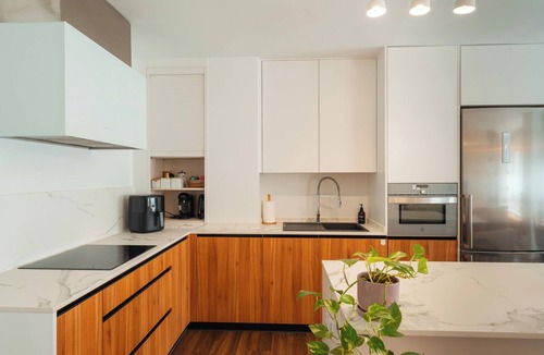 Parque Ayala Apartment | Modern Apartment with swimming pool, 5 minutes from the beach in Málaga