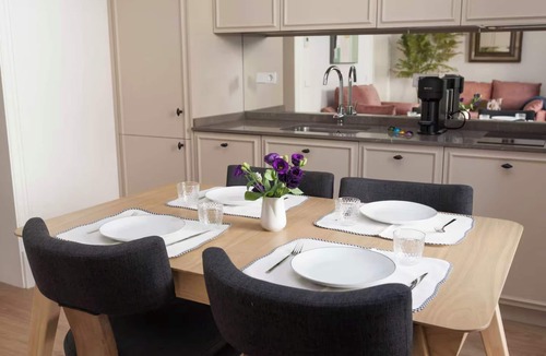 Alfalfa Apartment | Modern Comfort & Timeless Charm in Central Seville — Secure your dates!