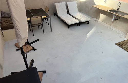 Jardin de la Abadia House | Modern Duplex Apartment - 2’ to the Beach! (Huelin area, genuine local Malaga!)