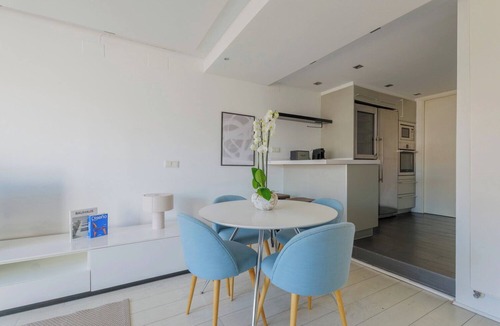 Chamberi Apartment | Modern Flat in Rios Rosas with Terrace
