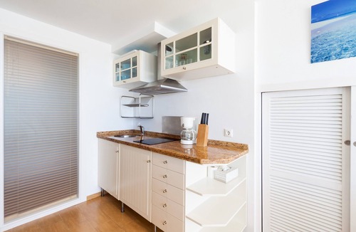 Conil de la Frontera City Center Apartment | Modern Holiday Apartment "Arena" With Sea View