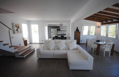 Cala de Bou Villa | Modern Ibiza Villa with Private Pool – Close to the Beach & San Antonio Bay