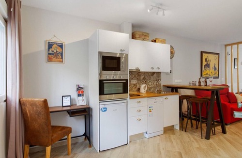Capuchinos Apartment | Modern studio in Malaga with patio, breakfast and WiFi