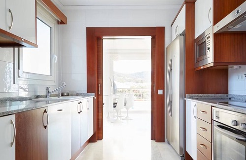 Sant Josep de sa Talaia Villa | Modern villa with sun loungers
