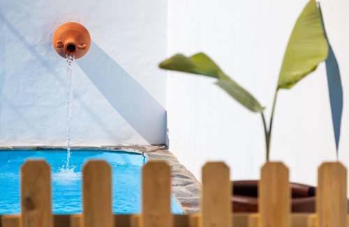 San Ambrosio House | Modernly Furnished Holiday Home with Wi-Fi, Air Conditioning and Pool