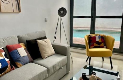 San Lorenzo Apartment | Monkeys Apartments Pool Guadalquivir