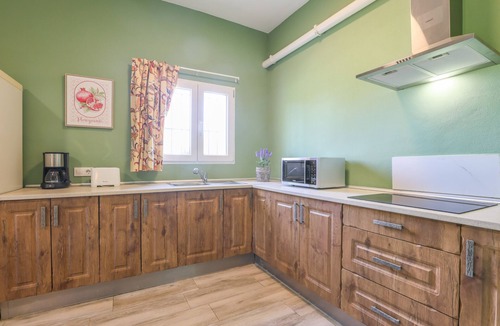 Carmona House | MONTECRISTO 2 - Charming loft with shared pool and free Wi-Fi