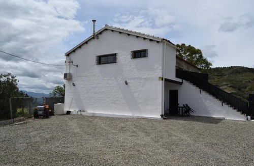 Pizarra Apartment | Mount Tatum apartments! A short drive to el chorro lakes