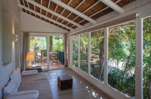 Bolonia House | "Natural Charm and Privacy at the Xingu House - Finca Love Garden"