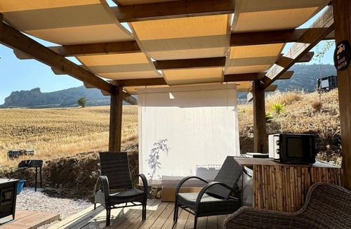 Montecorto Cabin | Nature lovers Cabin- HotTub- Privacy & Serenity