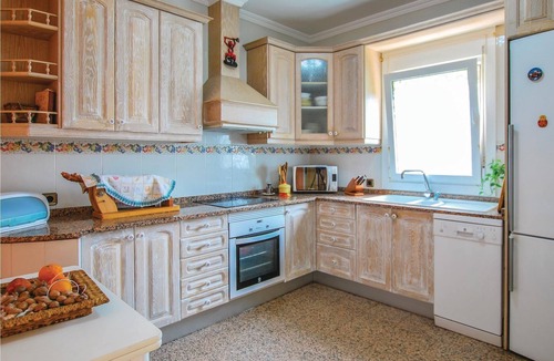 Roquetas de Mar House | Near Roquetas de Mar, this gorgeous vacation villa is located just a street width away from the beac