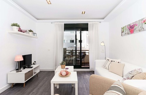 Nerja Apartment | Nerja town center - 250 meters from the beach - WIFI - UK TV - air conditioning - 2 bedrooms