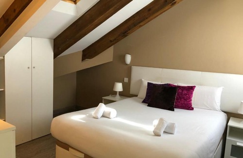 Barrio de las Letras Apartment | New ATTIC BUHARDILLA HUERTAS EL PRADO