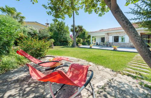 Les Palmeres Villa | NEW! Can Malondra, villa para 8 con piscina y jardines
