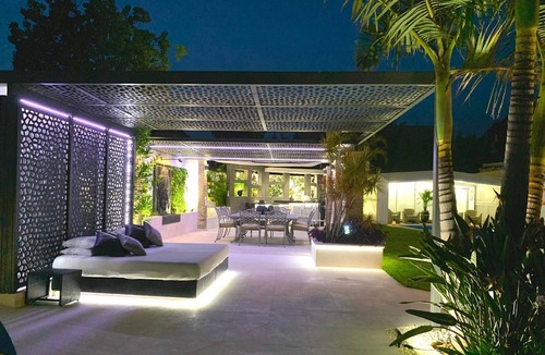 San Pedro de Alcantara House | Next to the beach, heated swimming pool, games room, playroom, etc