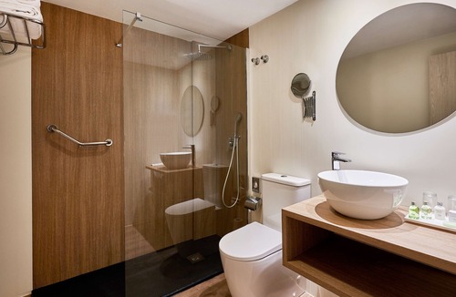 La Trinidad-San Juan y Todos los Santos Hotel | NH Córdoba Califa Hotel