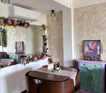 San Martin de Valdeiglesias Apartment | Nibelungos House - Alojamiento artesanal Whimsical frente al Pantano de San Juan - 3 min a pie