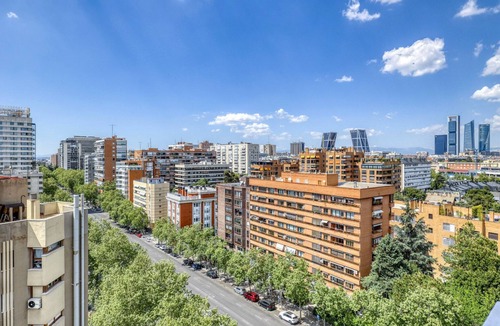 Hispanoamerica Apartment | Nice Bernabéu 2BR w/Rooftop Pool & Doorman, by Blueground