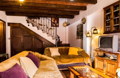 Niguelas Cottage | Nice country house with patio, fireplace and WiFi