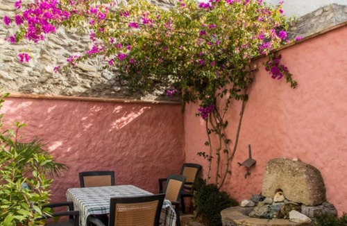 Niguelas Cottage | Nice country house with patio, fireplace and WiFi