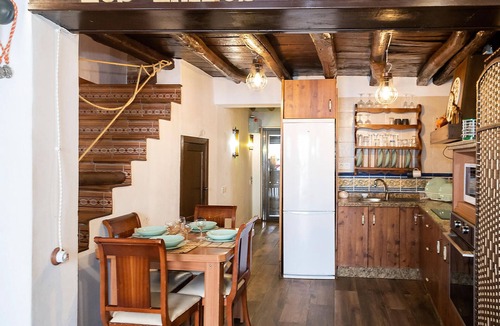 Castano del Robledo House | Nice home in Castaño del Robledo