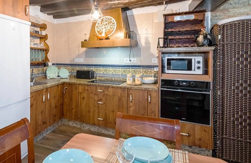 Castano del Robledo House | Nice home in Castaño del Robledo