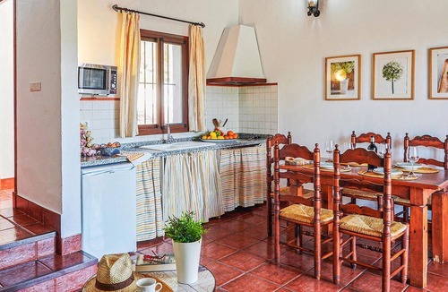 Estepa House | Nice home in Estepa with WiFi