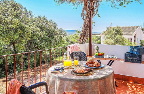 Estepa House | Nice home in Estepa with WiFi