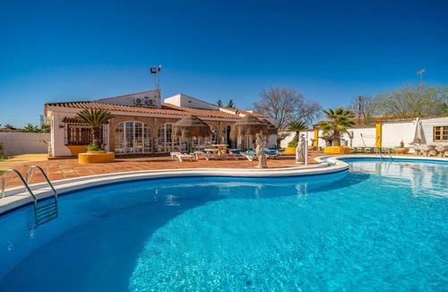 Puente Genil House | Nice home in Puente Genil