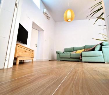 Jaen Apartment | NOVOJAÉN Alojamientos 2 - Edificio vacacional Exclusivo y Tranquilo junto a Catedral