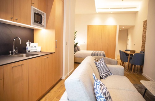 Historical Center Hotel | nQn Aparts & Suites Sevilla