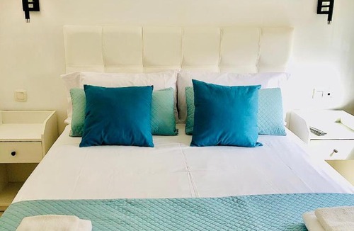 Torre de Benagalbon Apartment | Nuestro Rincón en la Playa, Golf ,Piscina y parking gratis